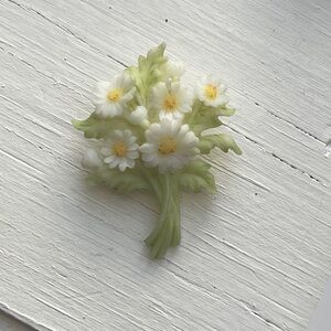 5 for $20!! Vintage Brooch Daisies Floral Roman Seraphim Classics